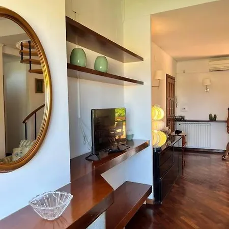 Casa Wizzy Вико-Экуенсе